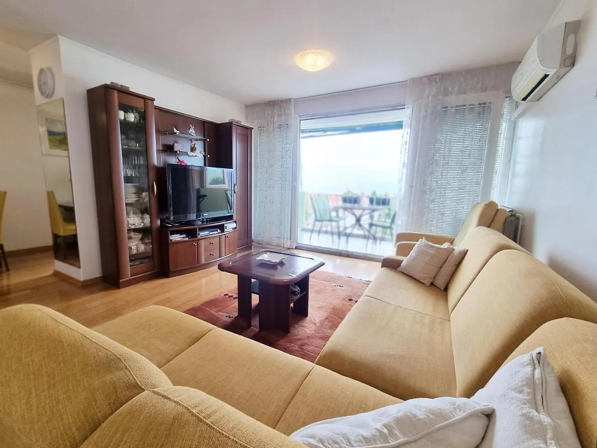 Apartment Rijeka With Sea View